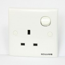AC 250V 13A 3 Pin UK Single Gang Square Wall Panel Switch Outlet Plate White