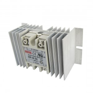 Solid State Relay SSR-50DA 3-32V DC 24-380V AC w Silver Tone heat sink