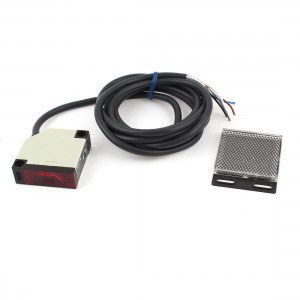 E3JK-R4M1 Infraredray Photoelectric Switch + Reflector AC 90 to 240V