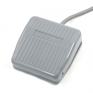 250VAC 10A NO+NC Wired SPDT Antislip Rubber Momentary Foot Switch Gray