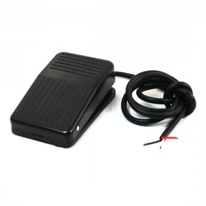 AC 250V 10A SPDT Momentary Handsfree Nonslip Metal Foot Pedal Switch